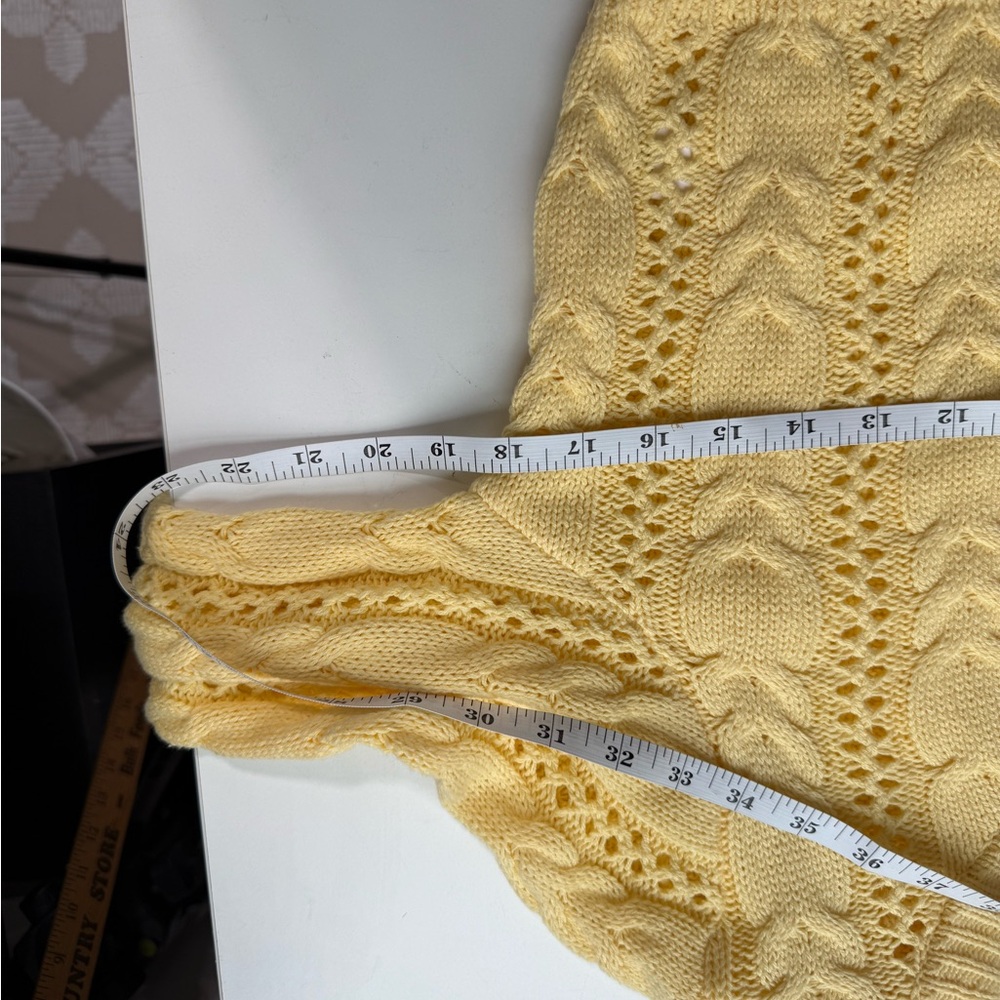 Freshman 1996 Soft Yellow Cable Knit Cropped Cardigan with Floral Buttons - Picture 6 of 9